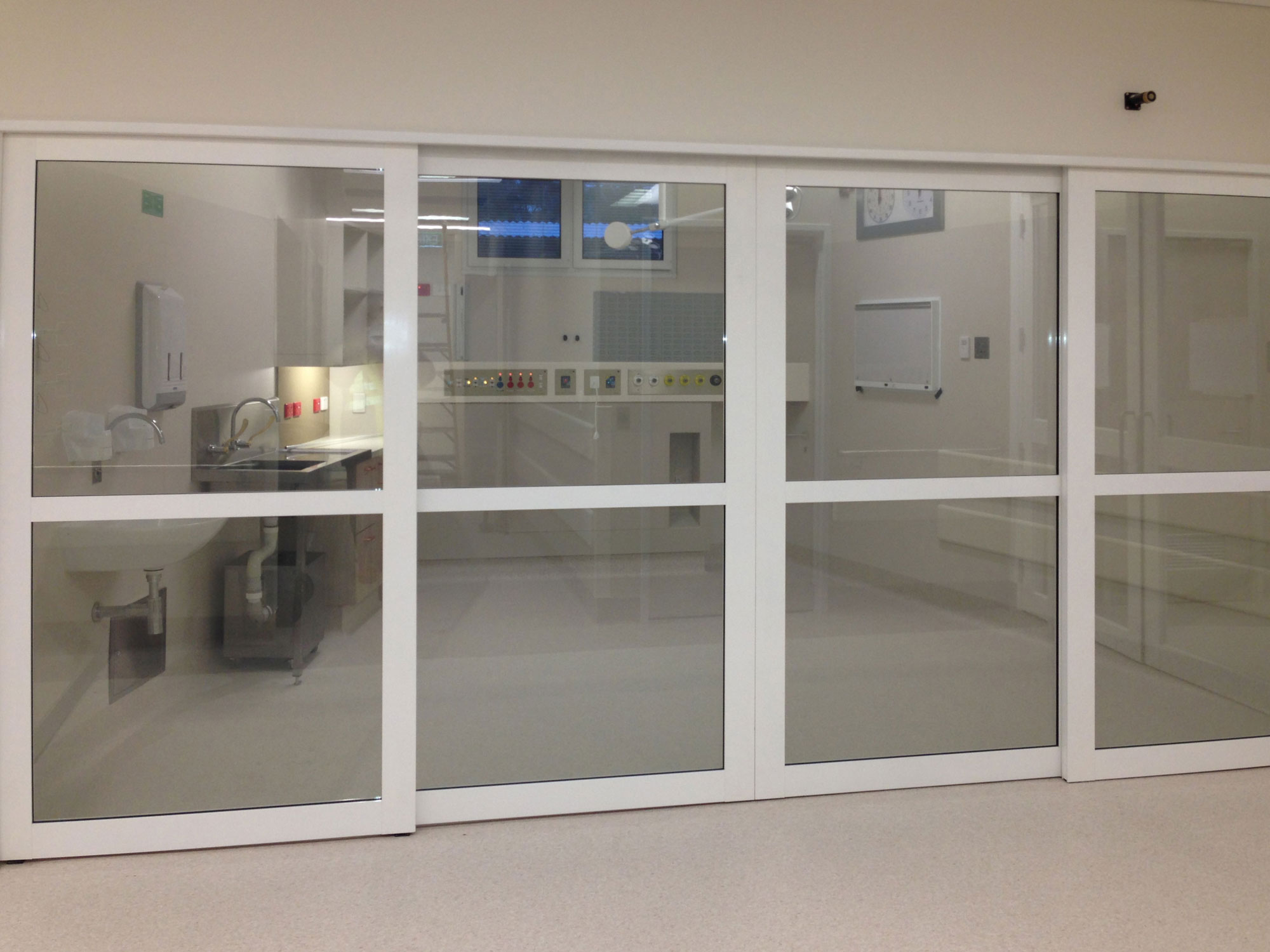 ElecTrack with switchable glass
